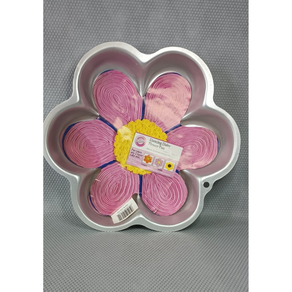 Wilton Dancing Daisy Flower Pan Aluminum Cake Mold 2105-1018 Silver 12 inch
